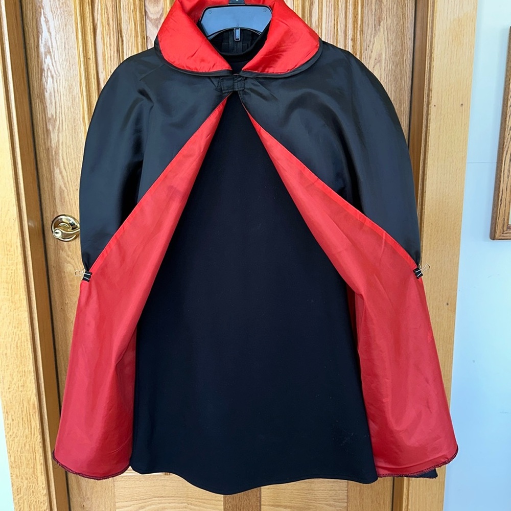 Halloween costume of Mavis from Hotel Transylvania: black dress and short cape